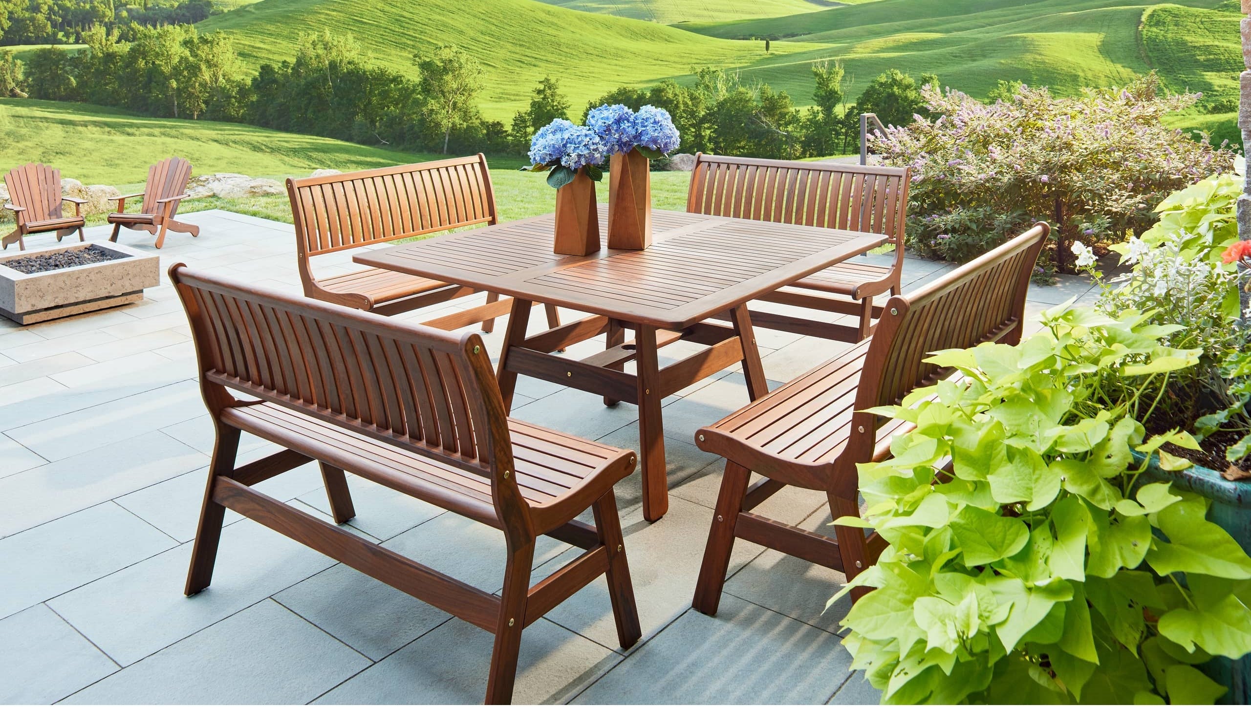 Outdoor Dining Tables